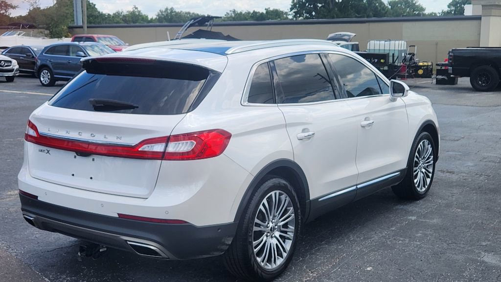 Used 2016 Lincoln MKX Reserve w/ Technology Package FWD image 6