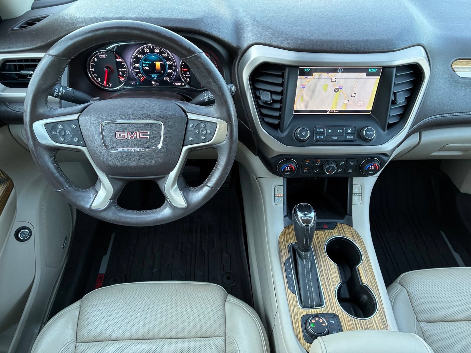Used 2017 GMC Acadia Denali w/ Technology Package AWD/4WD image 19