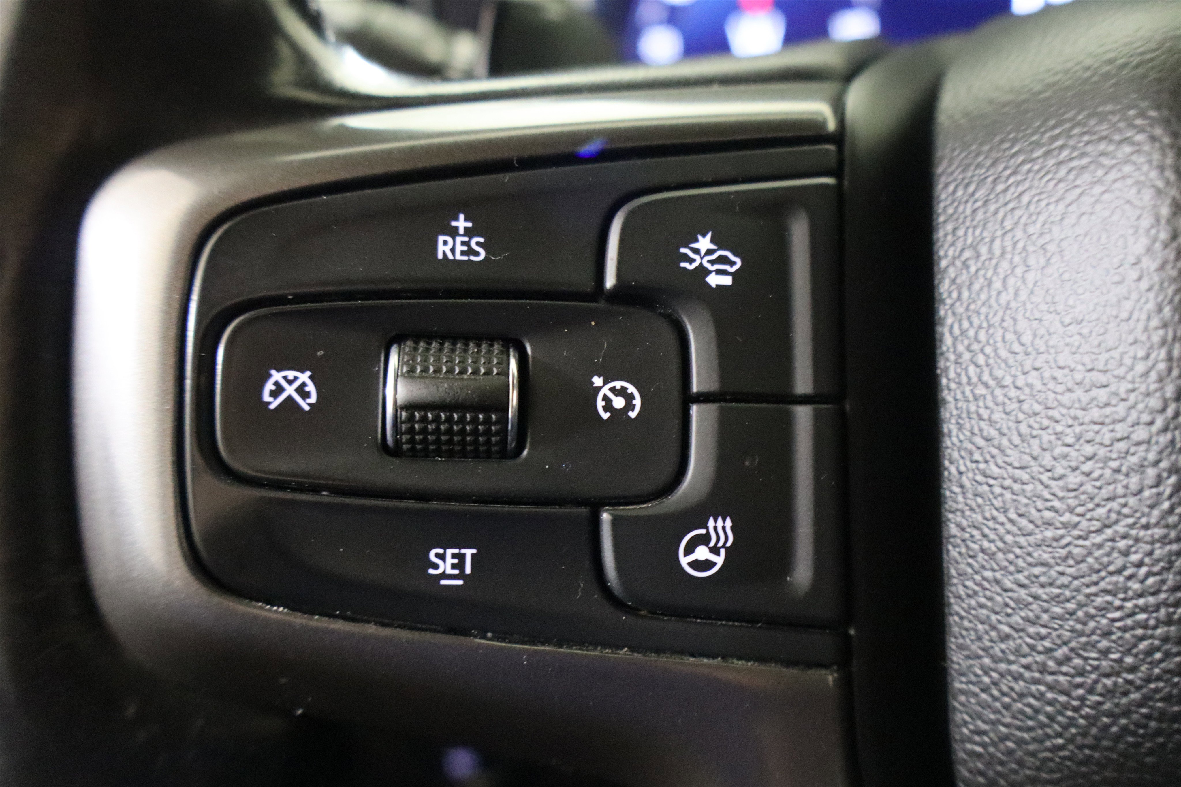 Used 2022 Chevrolet Silverado 1500 ZR2 w/ Technology Package image 29