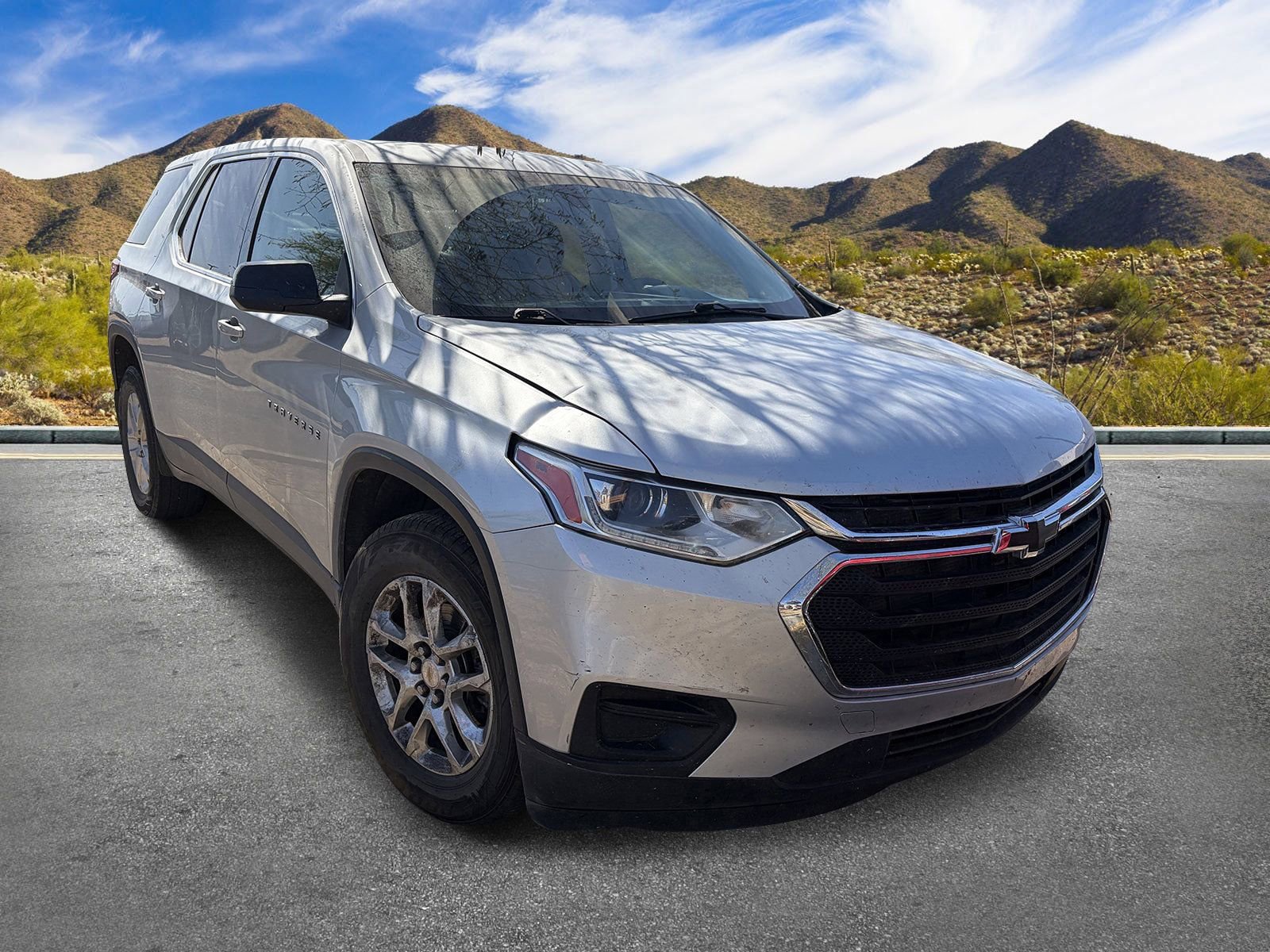 Used 2021 Chevrolet Traverse LS FWD image 3