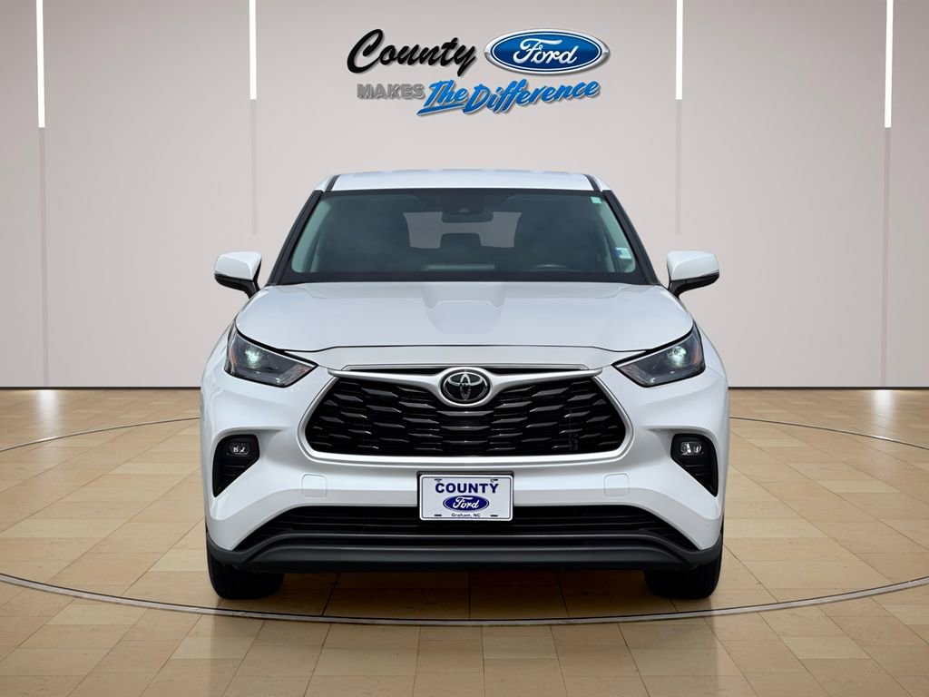 Used 2024 Toyota Highlander LE image 12