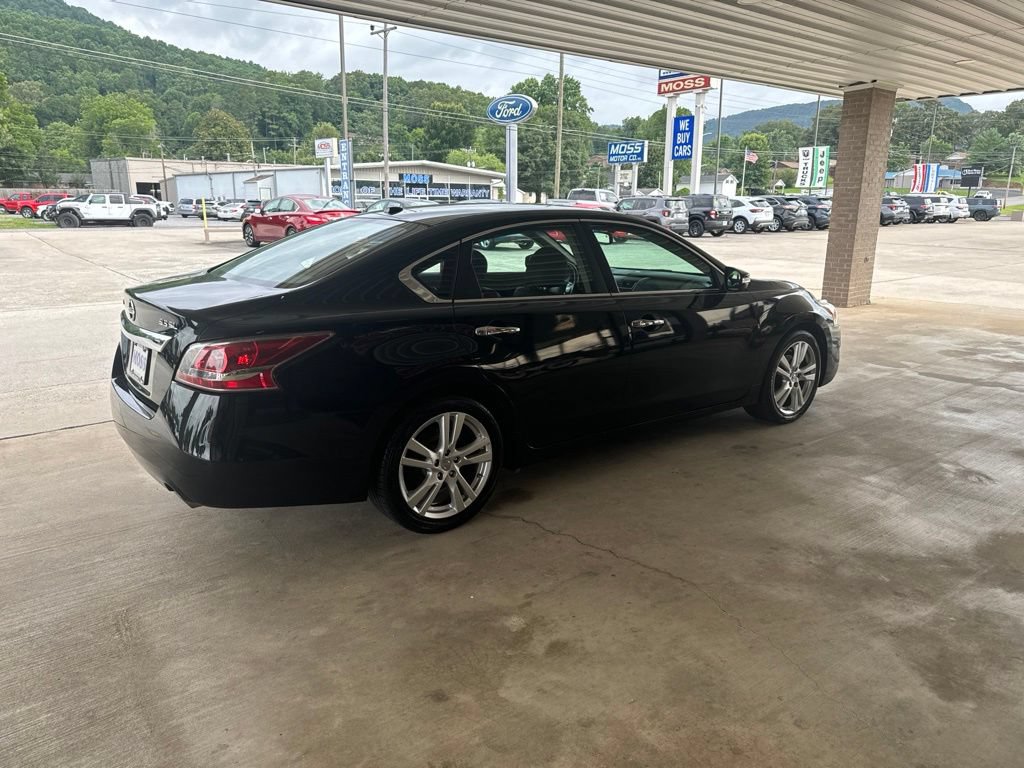 Used 2013 Nissan Altima 3.5 SL FWD image 4