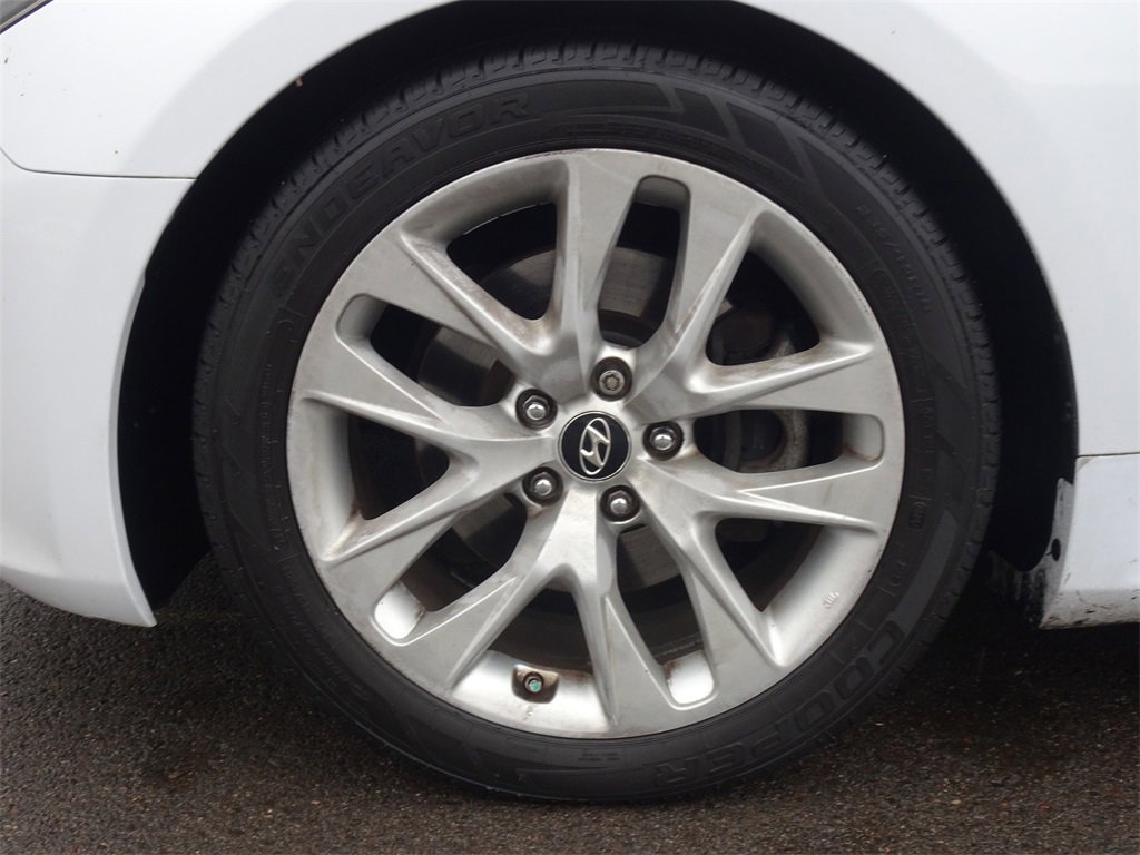 Used 2014 Hyundai Genesis 3.8 image 20