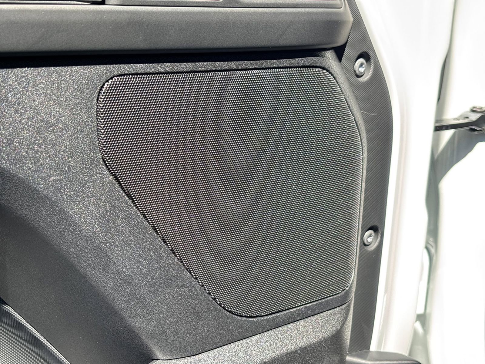 Used 2025 Land Rover Defender 90 S image 22