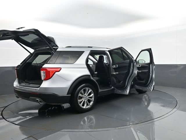 Used 2023 Ford Explorer Limited w/ Equipment Group 301A AWD/4WD image 33