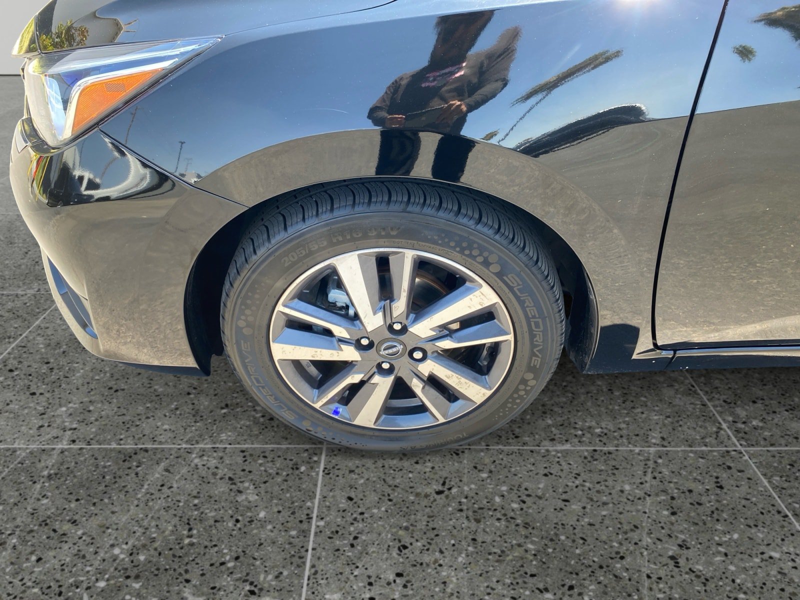 Used 2023 Nissan Versa SV FWD image 14
