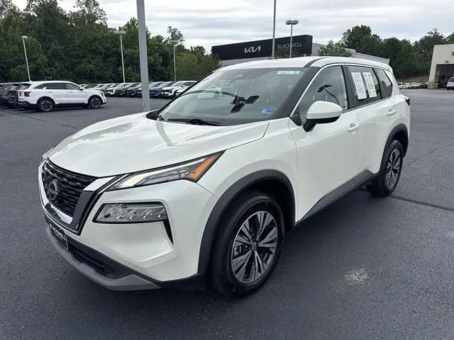 Used 2023 Nissan Rogue SV FWD image 4