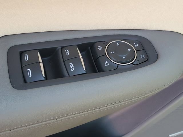 Certified 2021 Cadillac XT5 Premium Luxury w/ LPO, Floor Liner Package AWD/4WD image 16