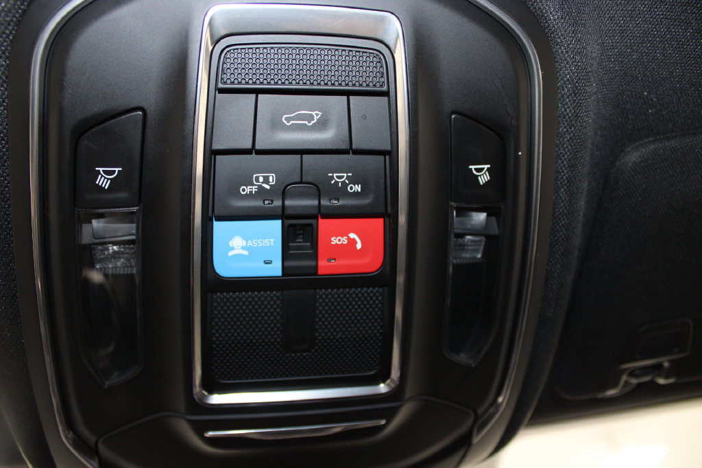Used 2025 Jeep Grand Cherokee Altitude AWD/4WD image 57