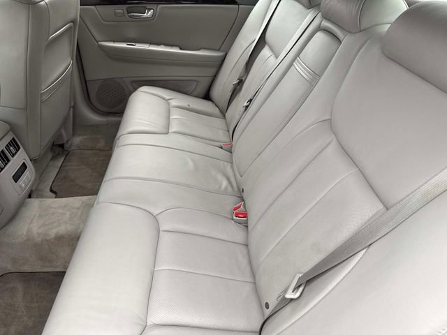 Used 2010 Cadillac DTS Luxury image 16