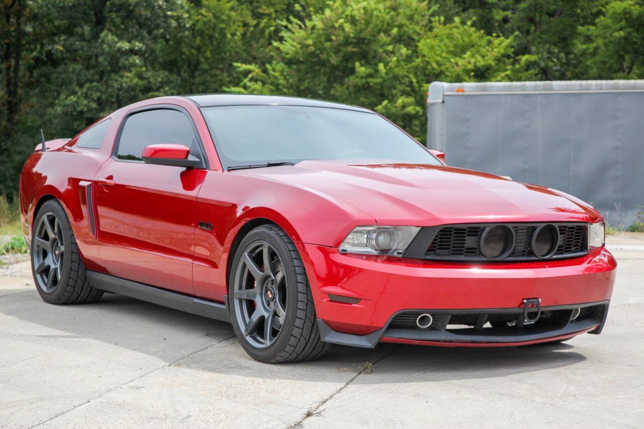 Used 2011 Ford Mustang GT Premium w/ Electronics Pkg RWD image 2