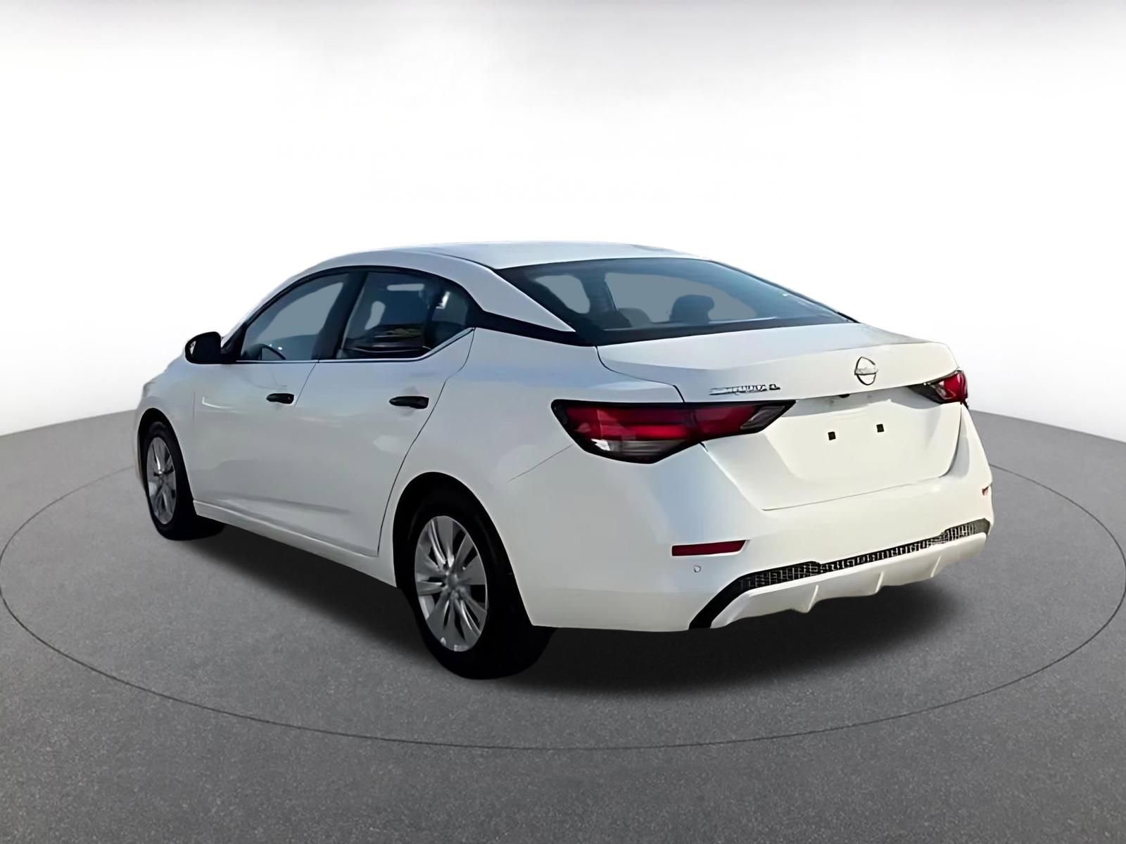 Used 2025 Nissan Sentra S FWD image 9