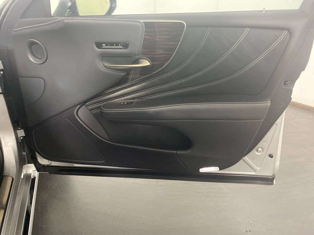 Used 2018 Lexus LS 500 AWD w/ Interior Upgrade Package image 32