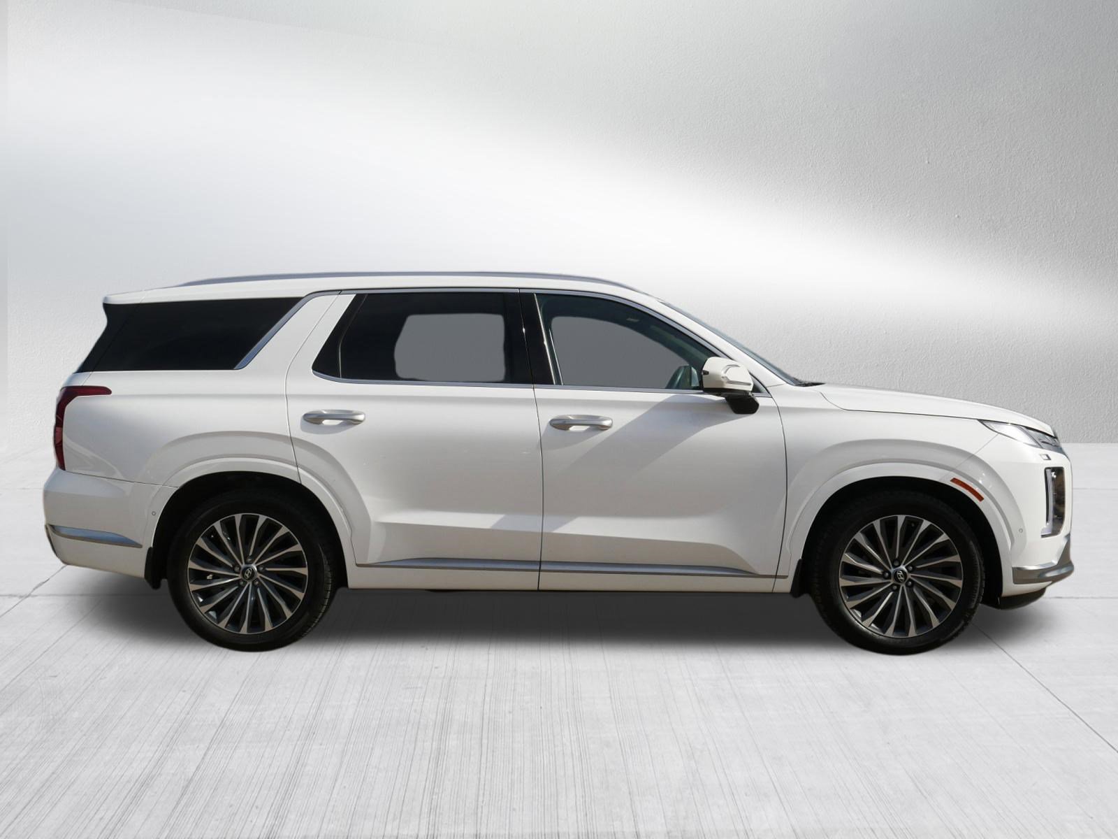 Used 2023 Hyundai Palisade Calligraphy w/ Winter Package AWD/4WD image 8