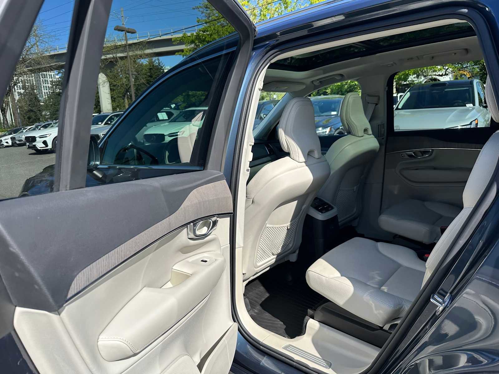 Used 2023 Volvo XC90 T8 Plus w/ Protection Package AWD/4WD image 17