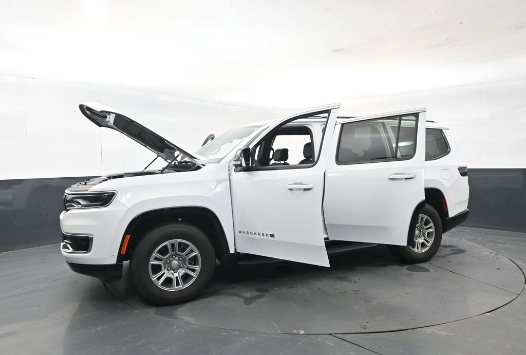 Used 2024 Jeep Wagoneer 4WD w/ Convenience Group I image 31