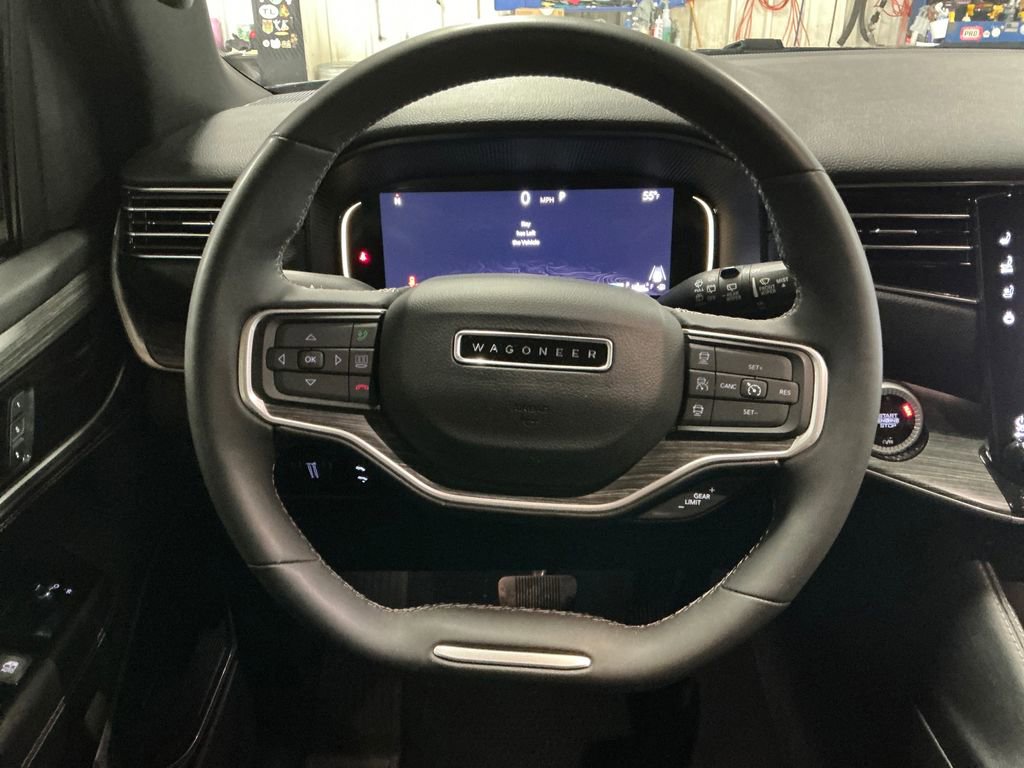 Used 2024 Jeep Wagoneer L Series II w/ Flexible Seating Group image 15