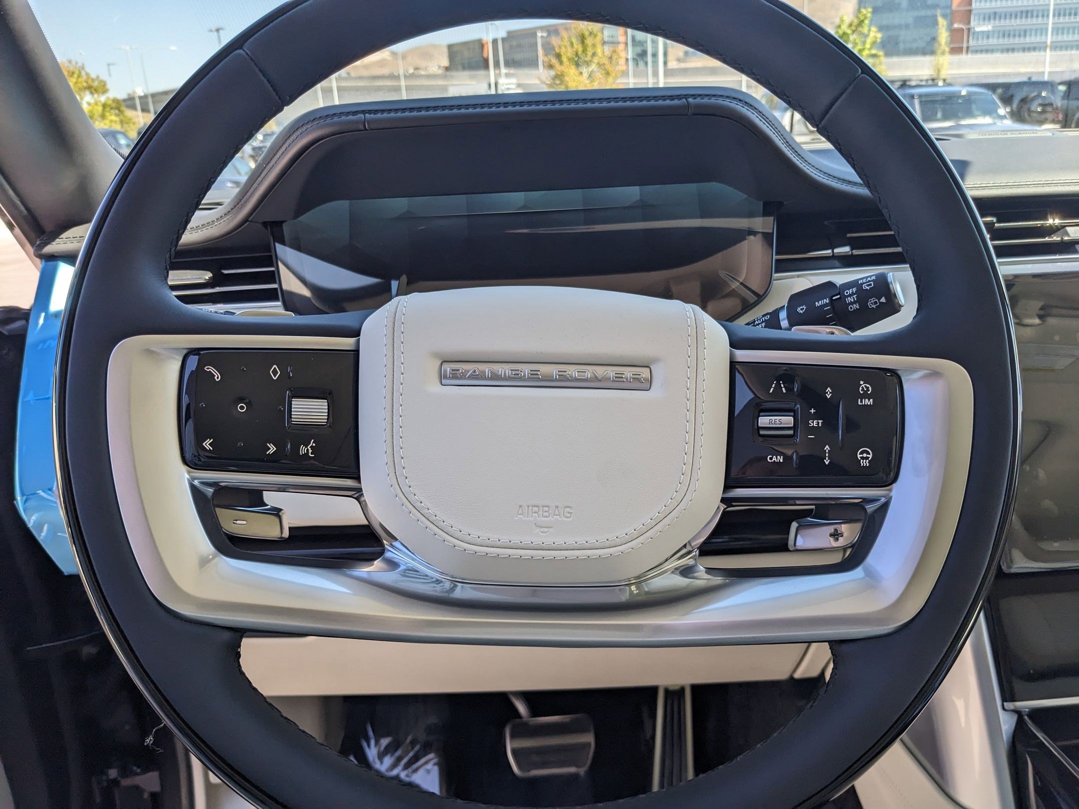 New 2025 Land Rover Range Rover Autobiography image 13