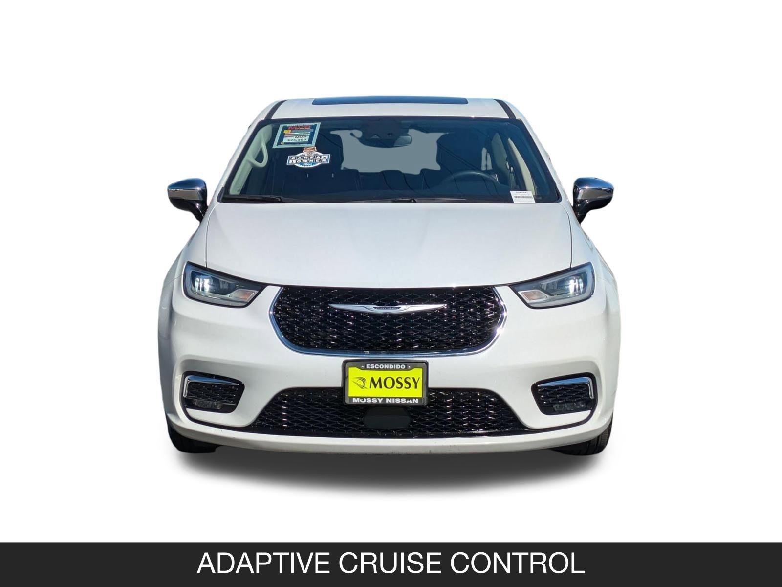 Used 2023 Chrysler Pacifica Limited image 4