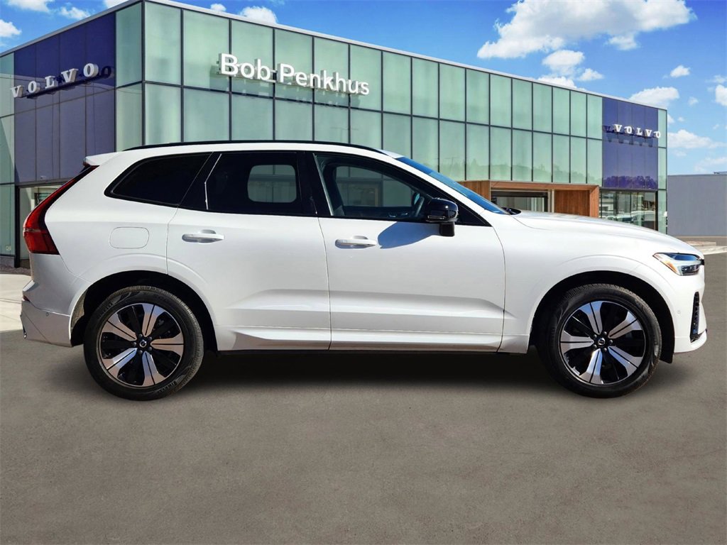 Used 2023 Volvo XC60 T8 Plus image 29