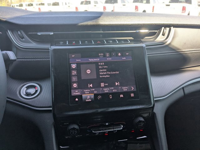 Used 2025 Jeep Grand Cherokee Laredo w/ MOPAR Finishing Package image 14