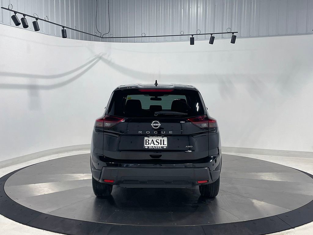 Used 2026 Nissan Rogue SV AWD/4WD image 12
