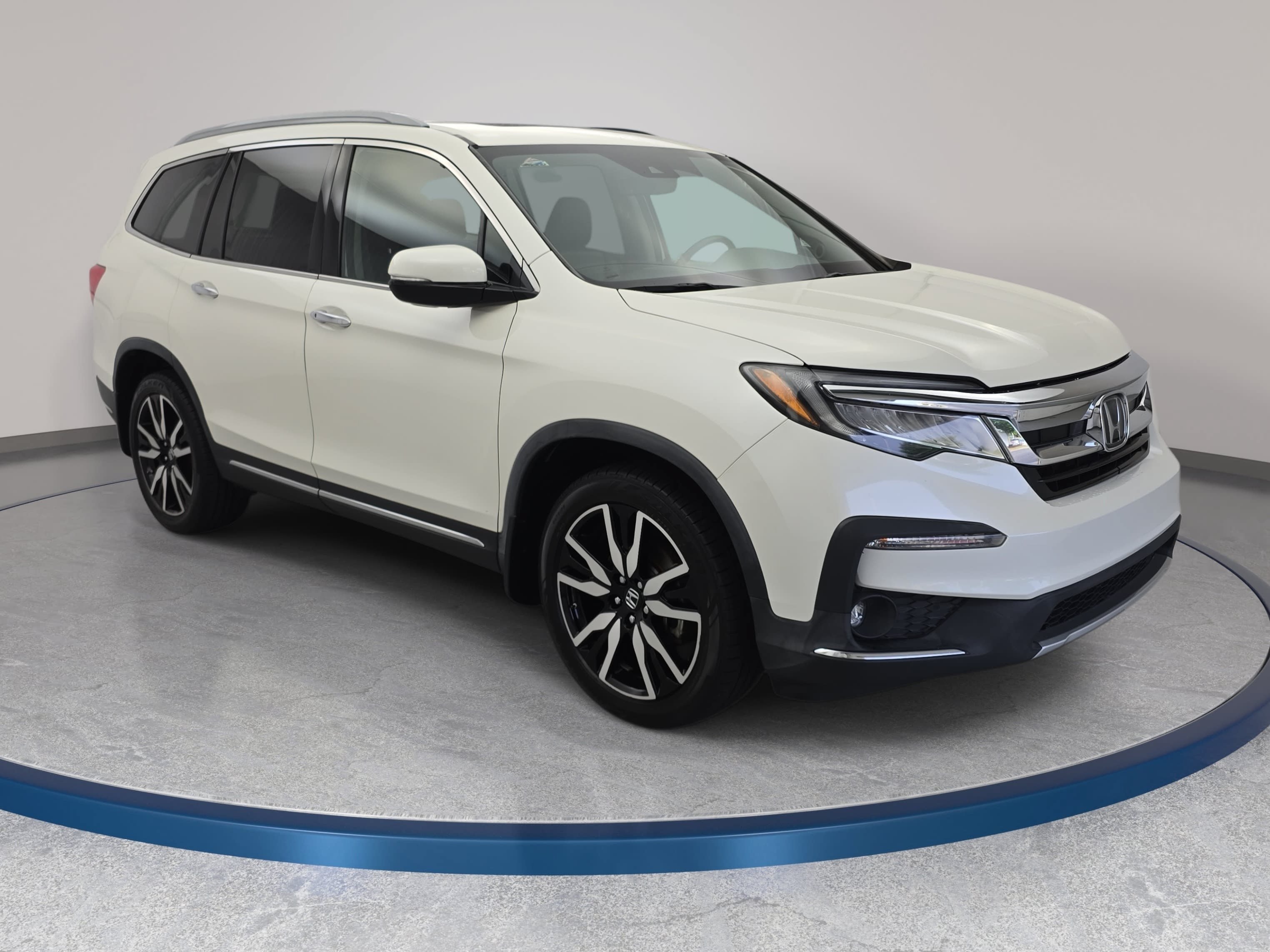 Used 2019 Honda Pilot Touring image 3