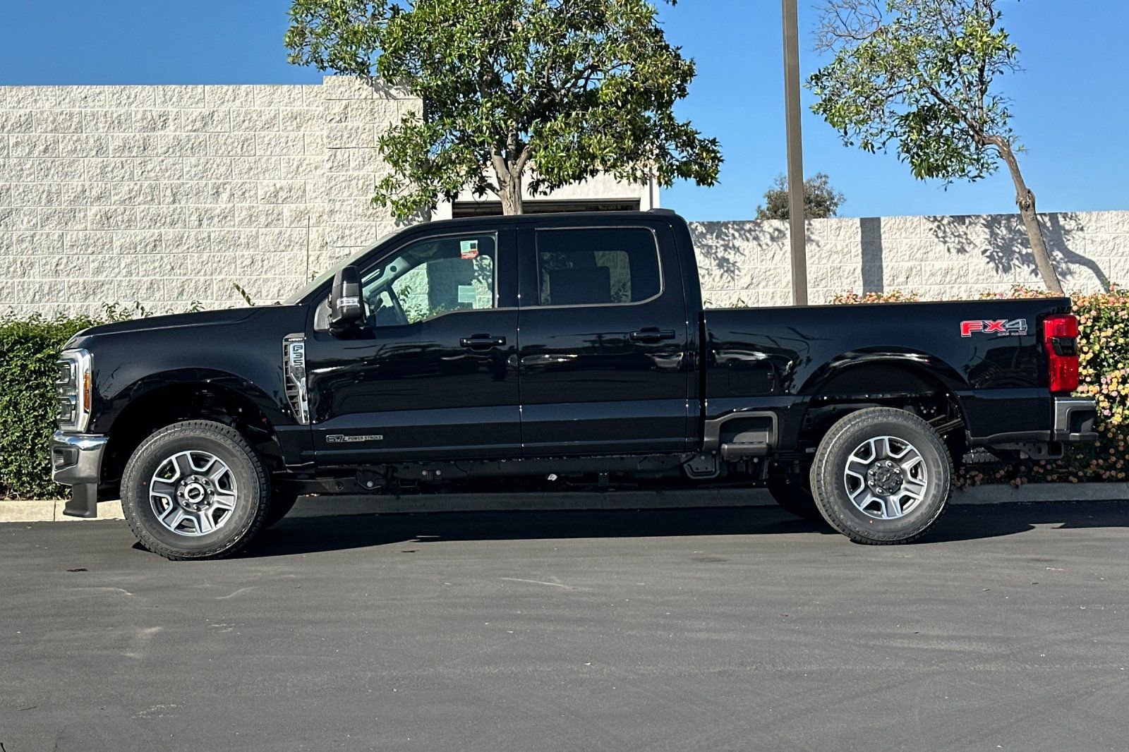 New 2026 Ford F350 Lariat w/ FX4 Off-Road Package image 7