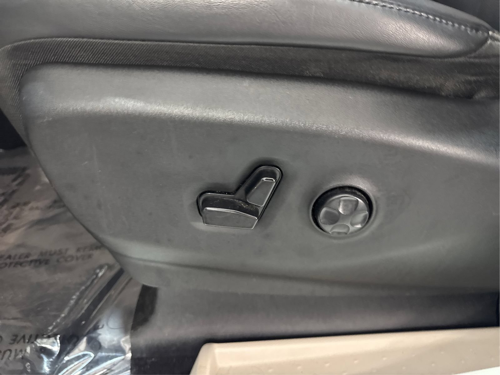 Used 2023 Chrysler Pacifica Touring-L FWD image 18