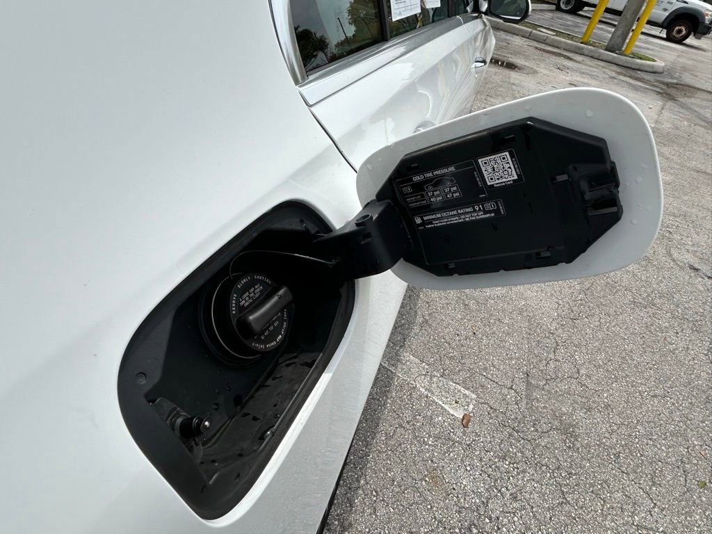 Used 2025 Mercedes-Benz C 300 4MATIC Sedan image 38