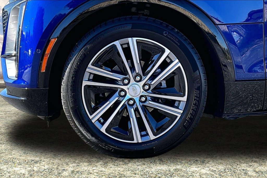Certified 2024 Cadillac Lyriq Luxury RWD image 32