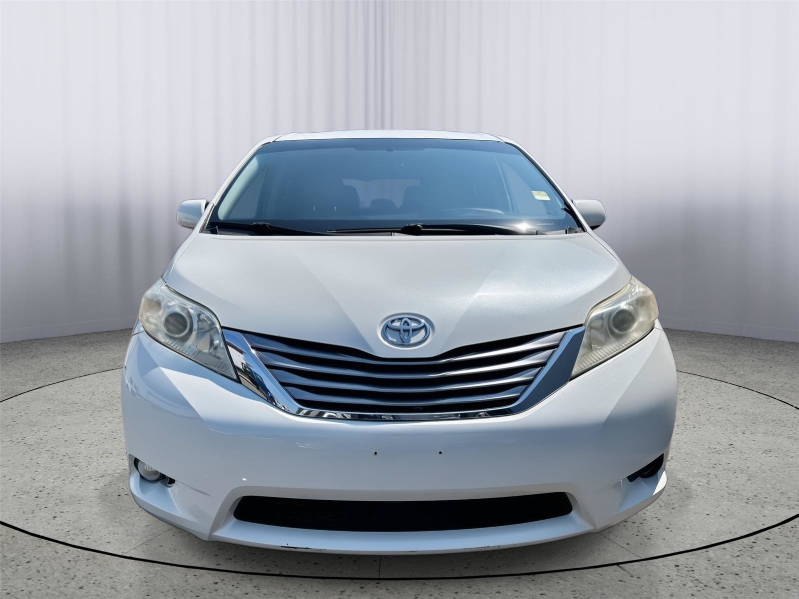 Used 2017 Toyota Sienna XLE w/ XLE Navigation Package FWD image 21