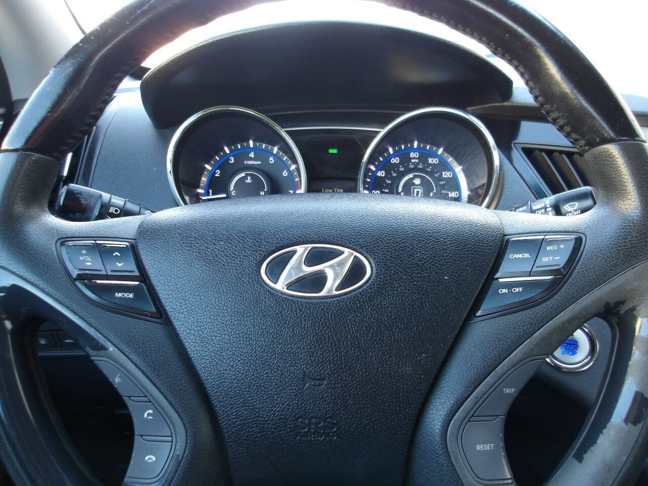 Used 2011 Hyundai Sonata Limited w/ Navigation Pkg 5 image 18