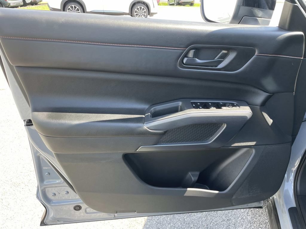Used 2023 Nissan Pathfinder Rock Creek AWD/4WD image 25