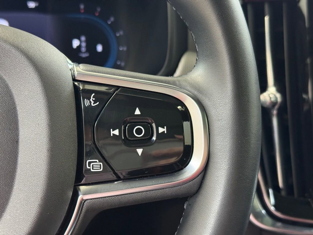 Used 2022 Volvo S90 B6 R-Design w/ Advanced Package image 36