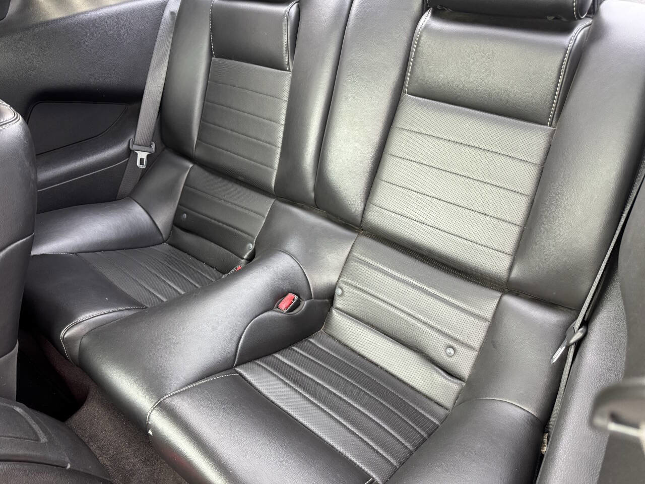 Used 2013 Ford Mustang GT Premium w/ GT Coupe Accessory Pkg 5 image 14