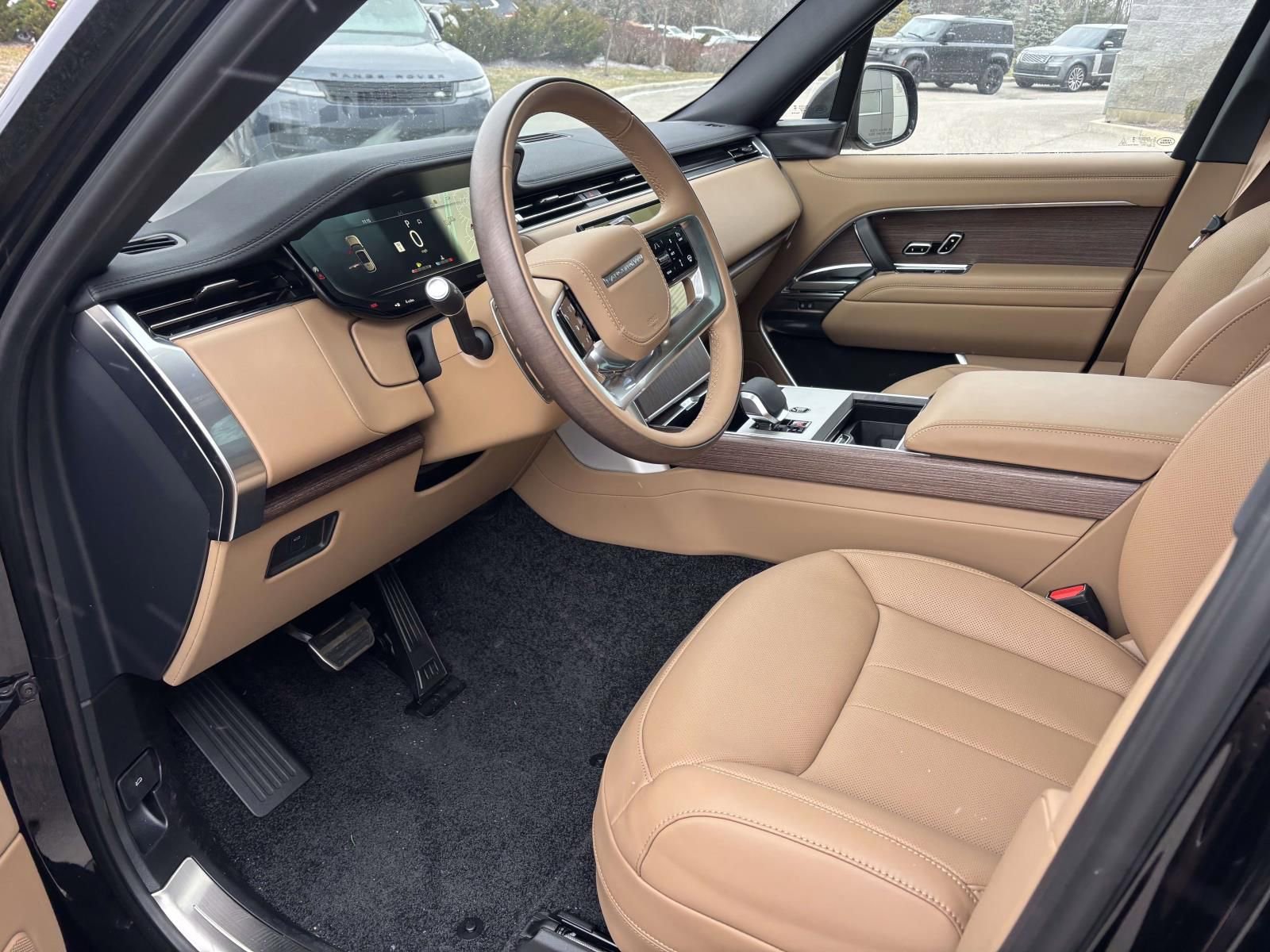 New 2026 Land Rover Range Rover SE image 9