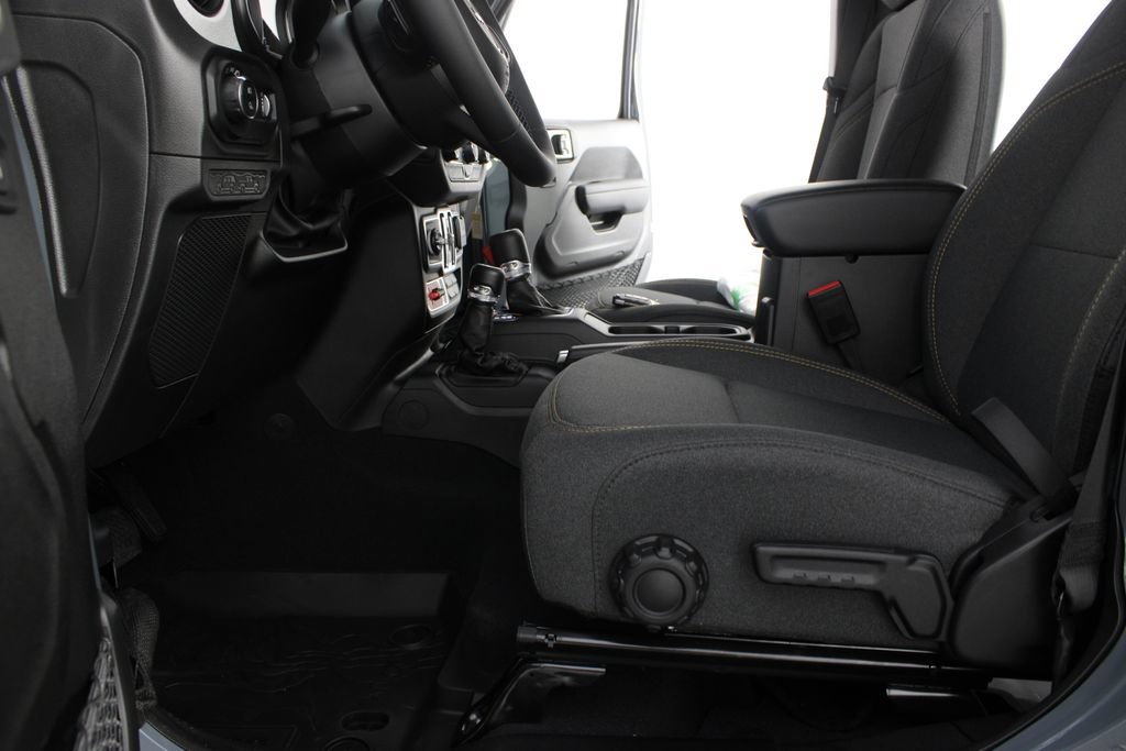 New 2026 Jeep Gladiator Sport AWD/4WD image 15