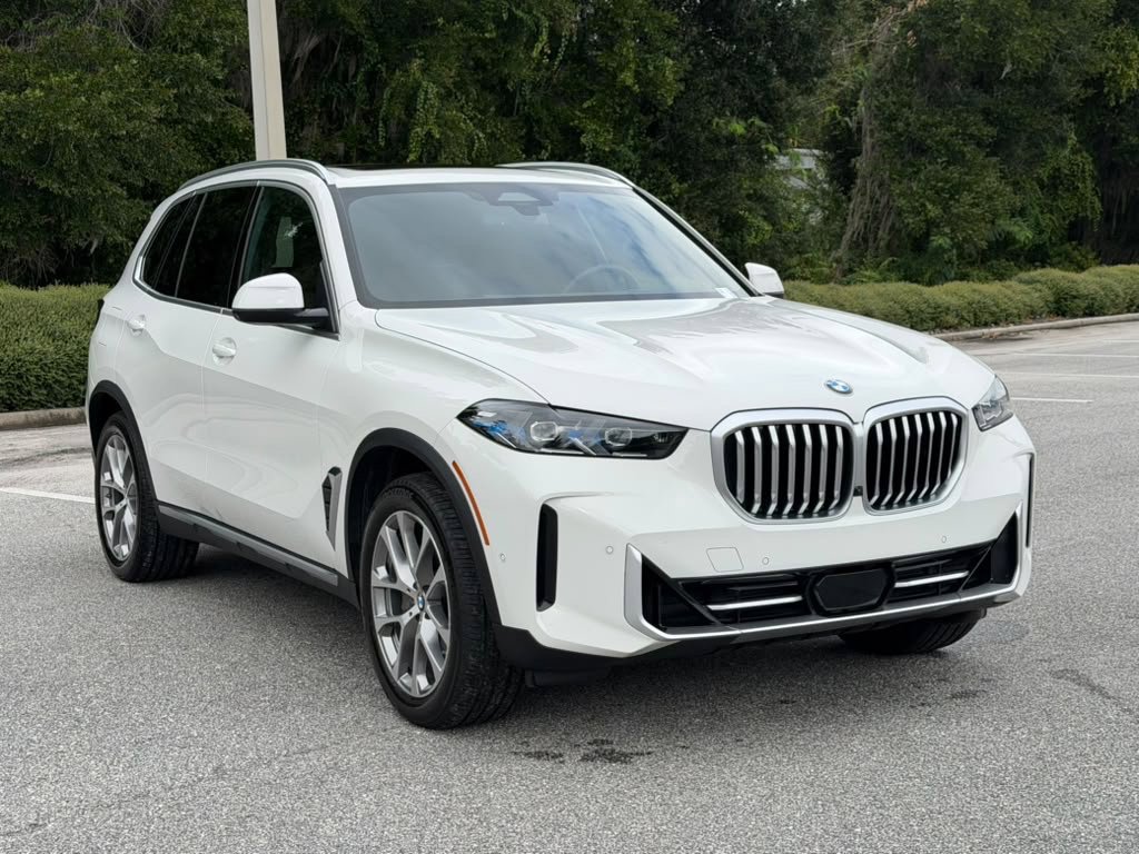 Certified 2024 BMW X5 xDrive40i w/ Premium Package AWD/4WD image 7