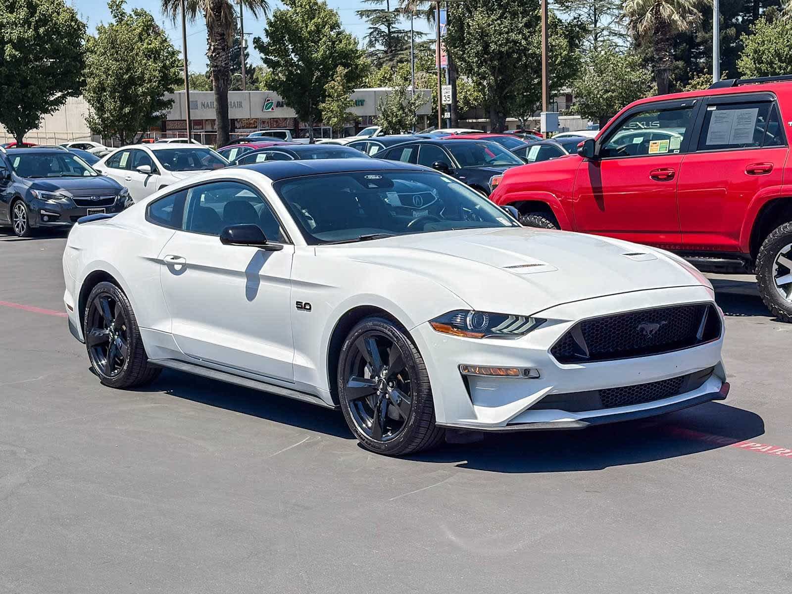 Used 2022 Ford Mustang GT w/ Black Accent Package RWD image 5