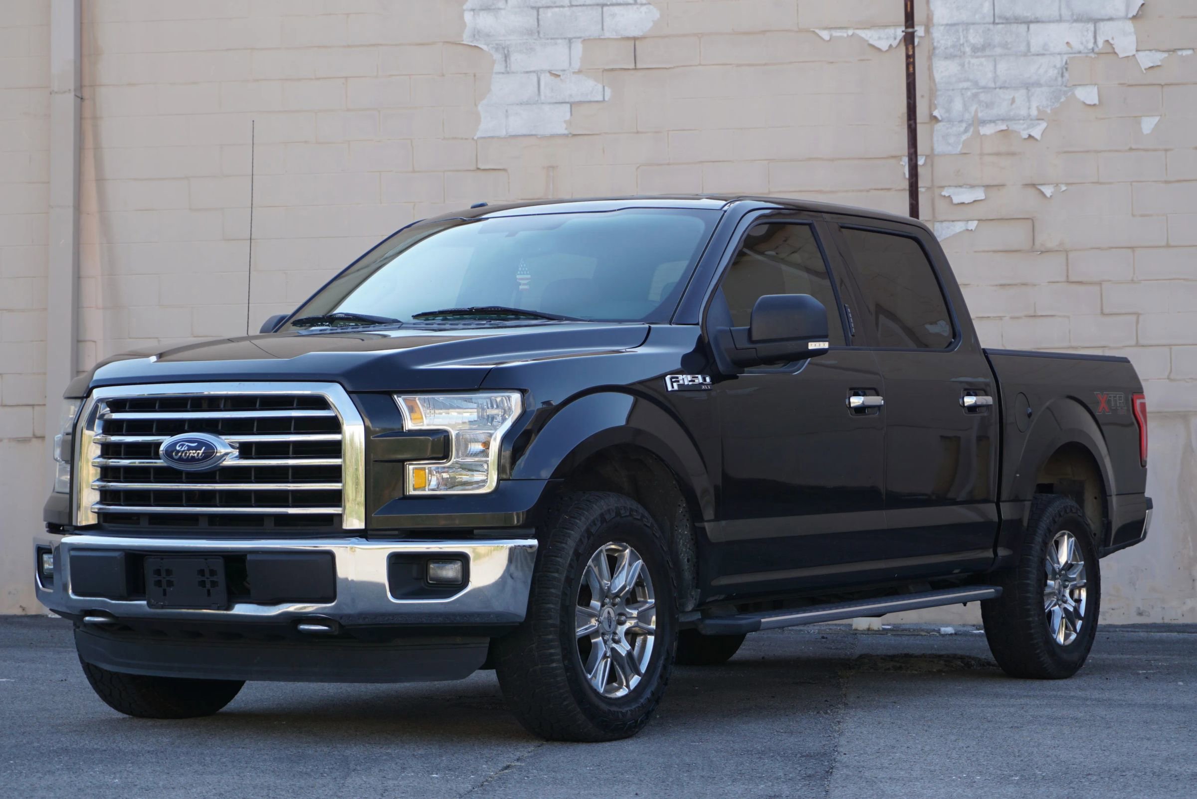 Used 2015 Ford F150 XLT w/ Equipment Group 301A Mid