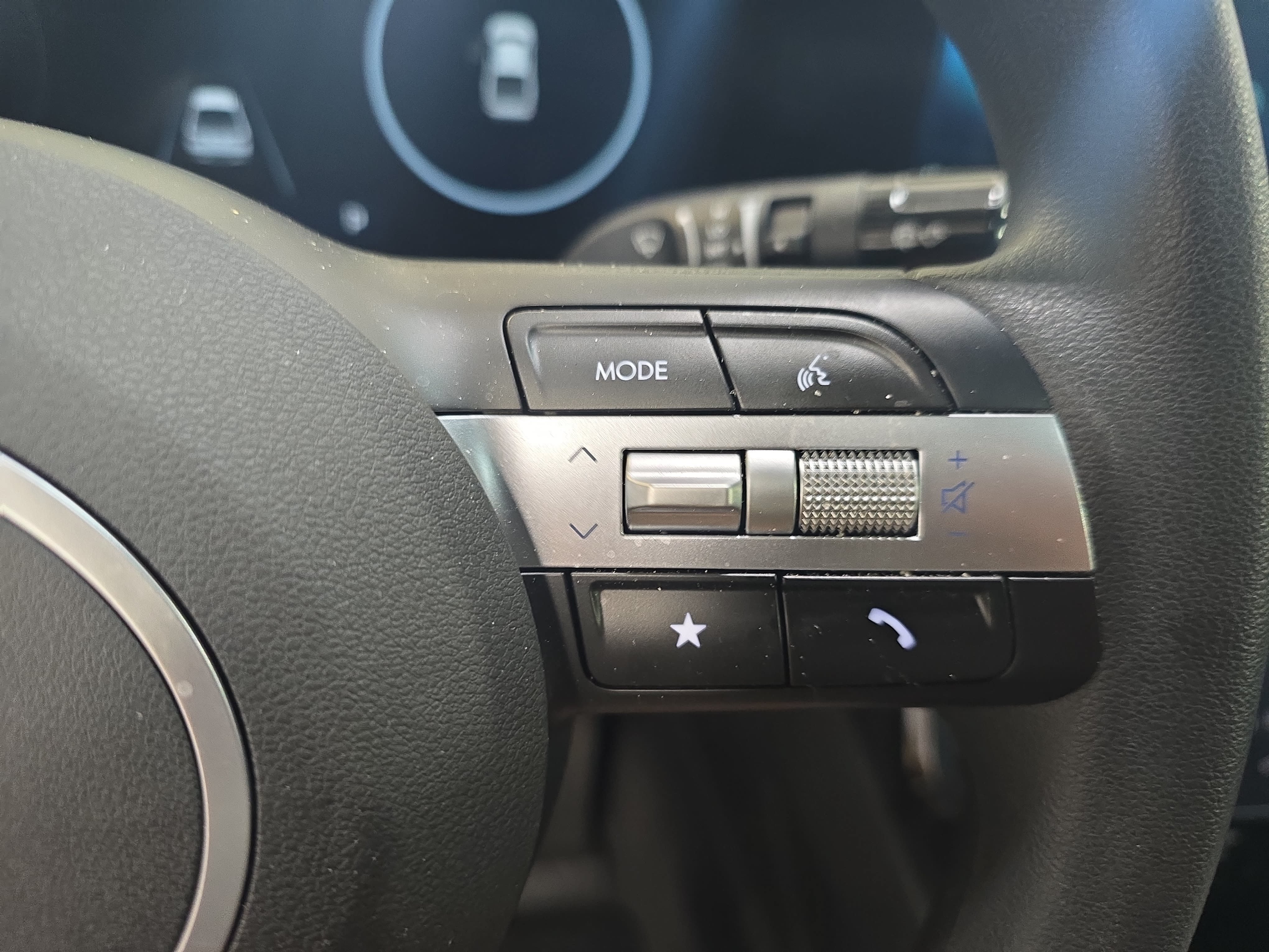 Used 2026 Hyundai Santa Cruz SEL FWD image 15