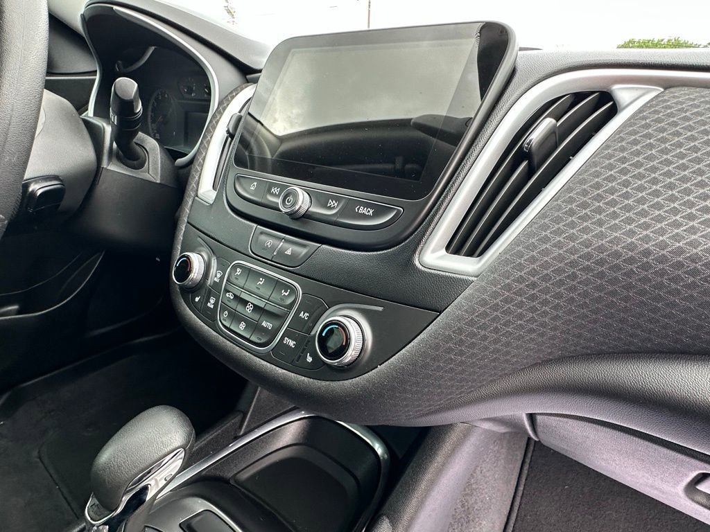 Used 2023 Chevrolet Malibu LT image 11