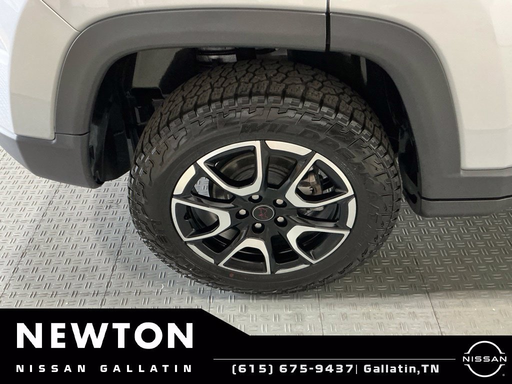 Used 2025 Jeep Compass Trailhawk AWD/4WD image 49