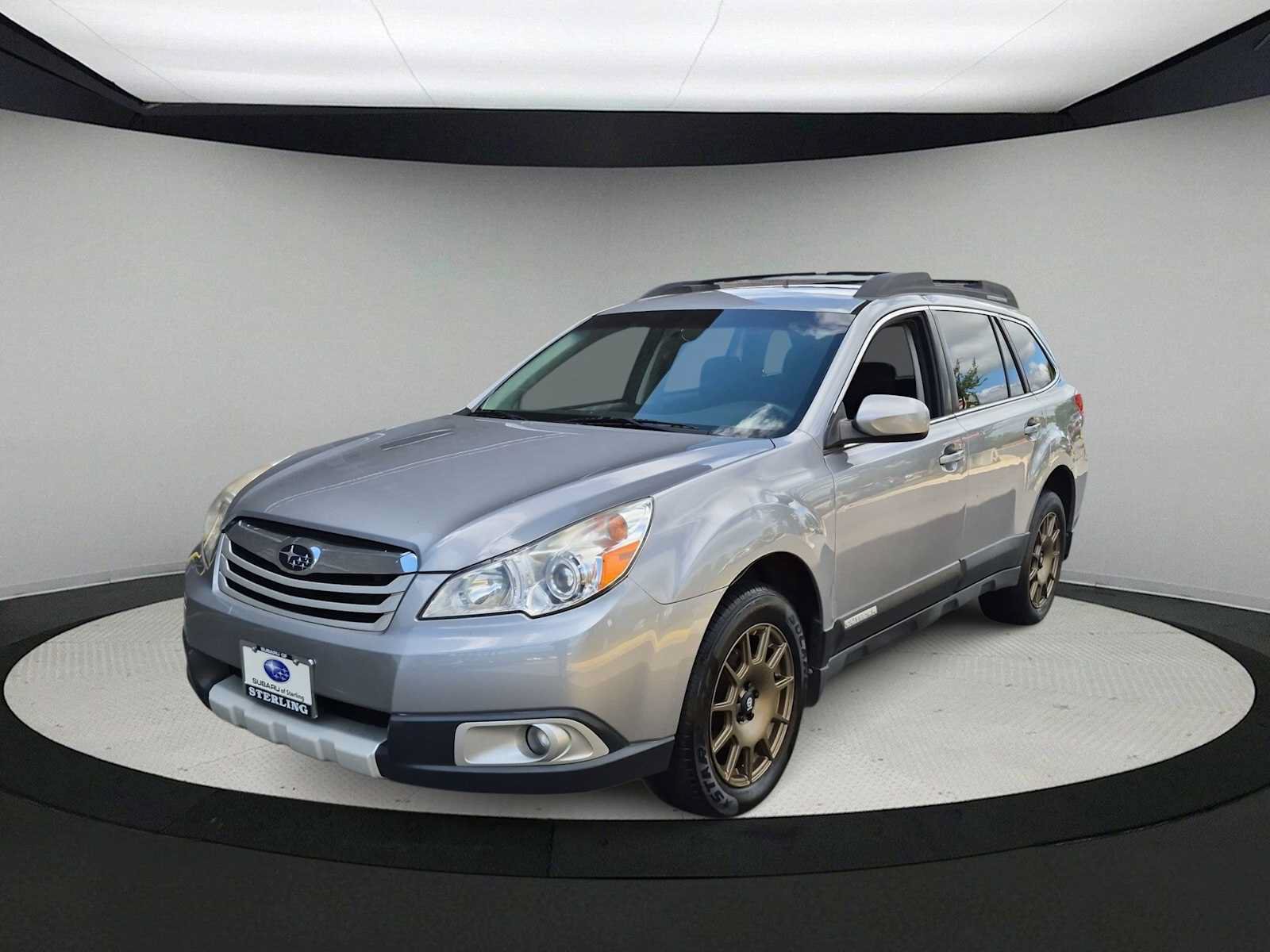 Used 2010 Subaru Outback 2.5i Premium AWD/4WD image 4