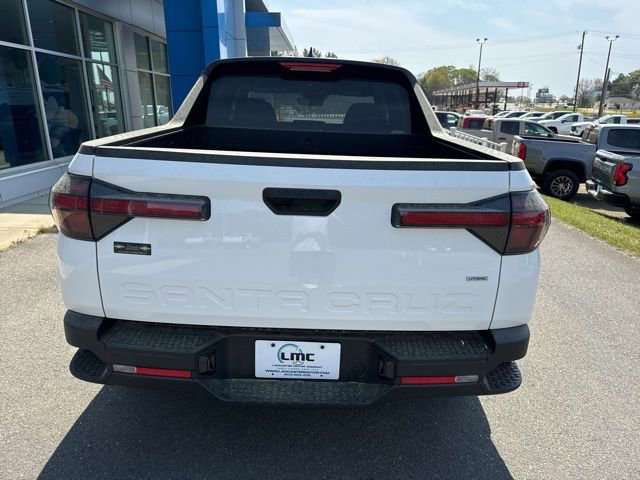 Used 2025 Hyundai Santa Cruz SE AWD/4WD image 5