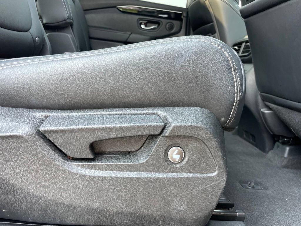 Certified 2025 Honda Pilot Touring image 36