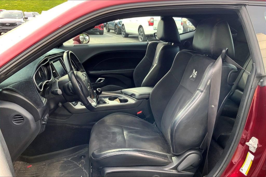 Used 2018 Dodge Challenger R/T Scat Pack w/ Leather Interior Group RWD image 8