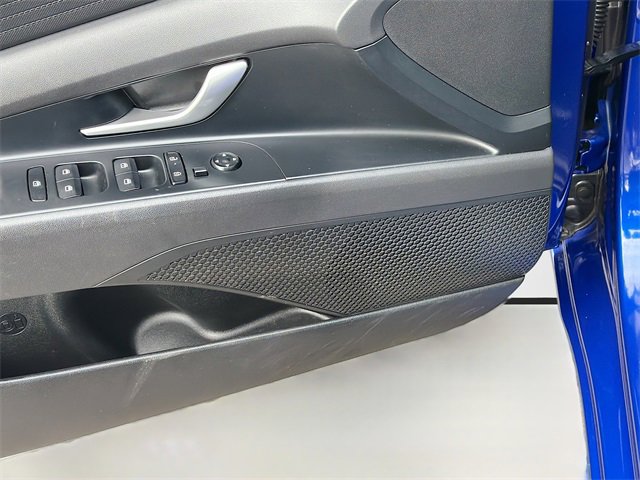 Used 2024 Hyundai Elantra SEL image 18
