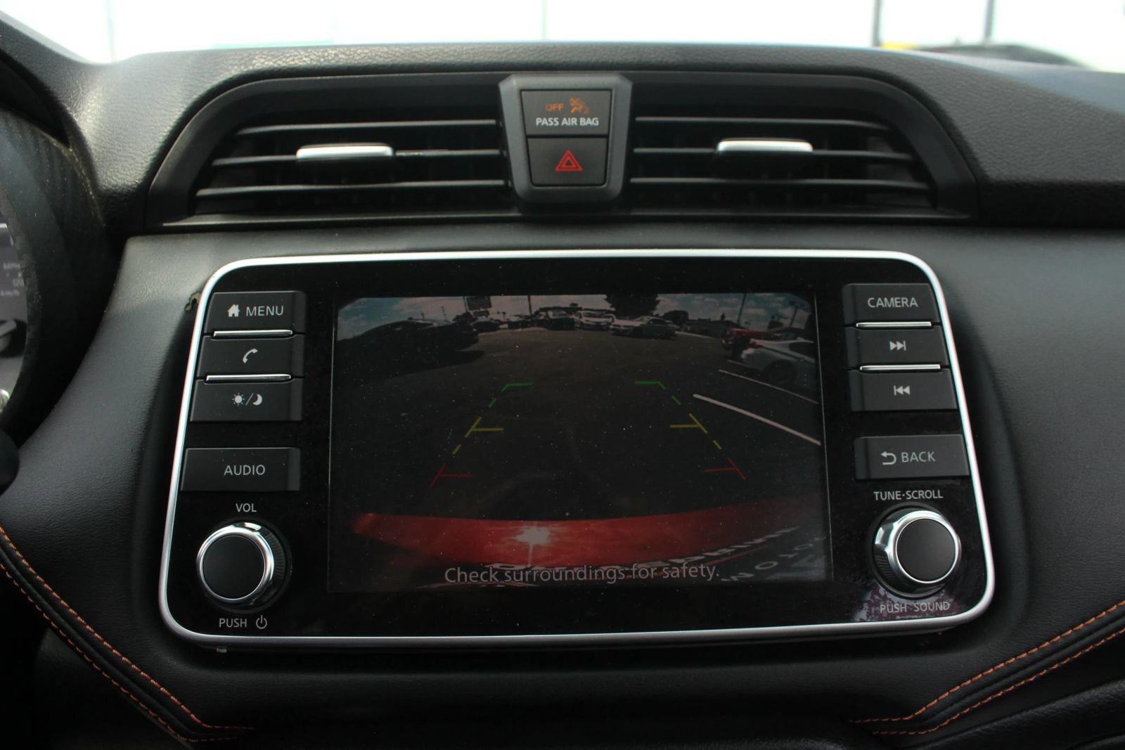 Used 2020 Nissan Versa SR FWD image 32